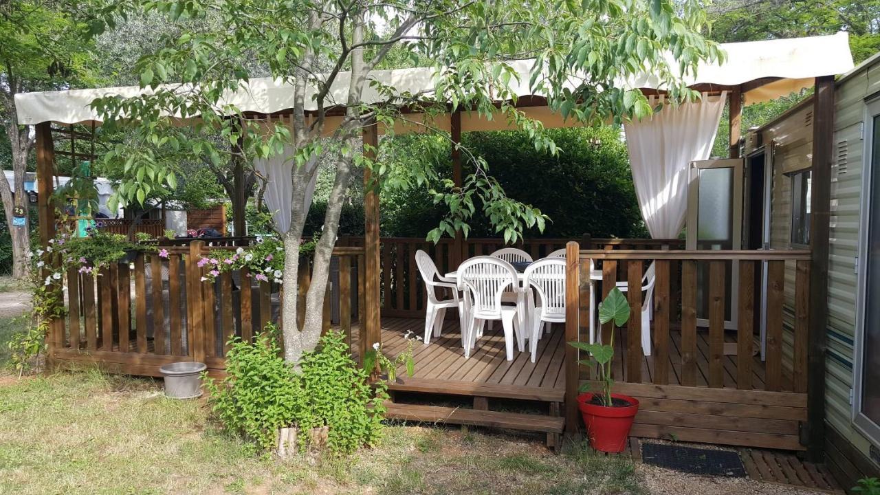 Li Sourso Aups Exterior foto